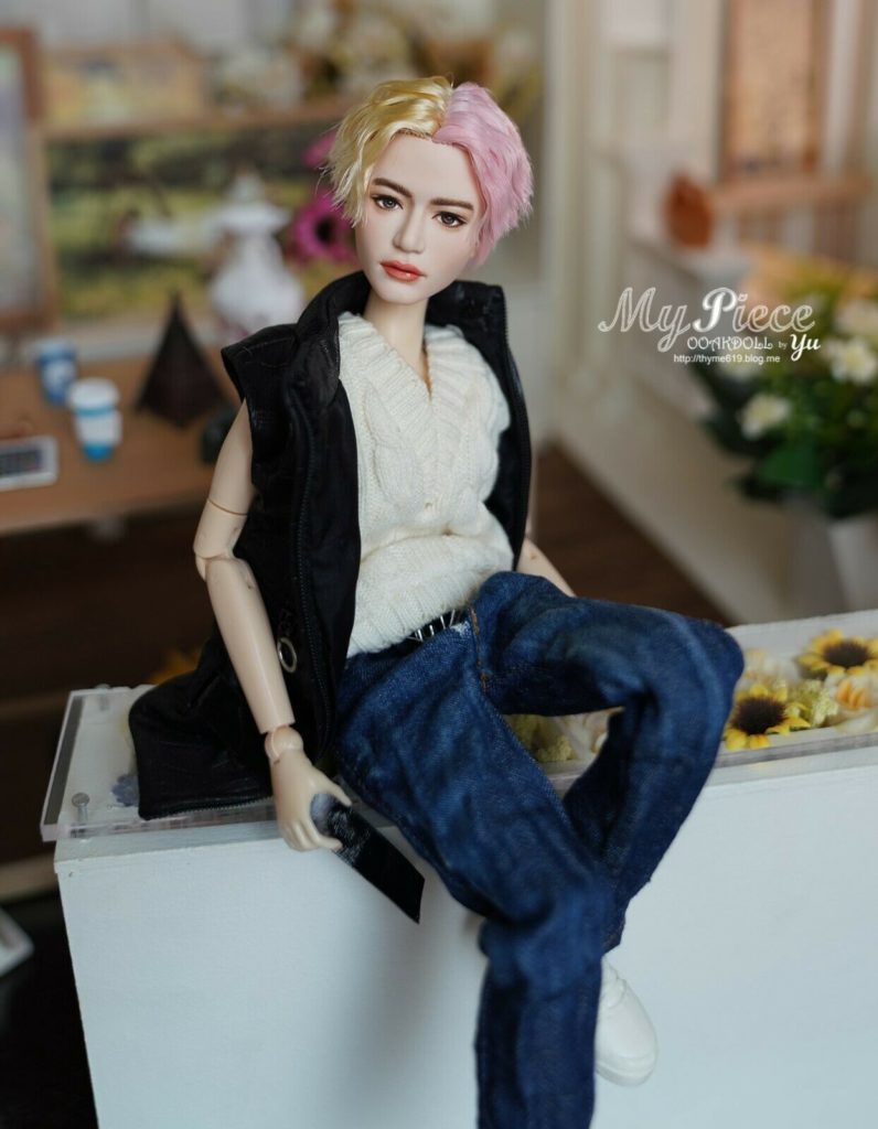 An artist on eBay and their OOAK Doll work
https://www.ebay.com/usr/mypiece_yu
and https://thyme619.blog.me
OOAKdoll art 
& Miniature Craft
E : thyme619@naver.com 
www.etsy.com/shop/ooakdollbyyu 
@ mypieceyu