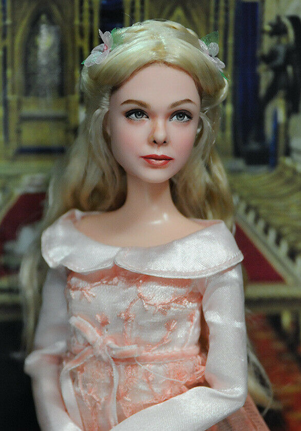 Next up it's #Aurora #ElleFanning from Maleficent: Mistress of Evil on https://ebay.com/usr/ncruz_doll_art… (register and you'll be notified) for auction this #ooak #repaint by http://ncruz.com if you love Elle/Aurora then check this next auction out... #MaleficentMistressOfEvil