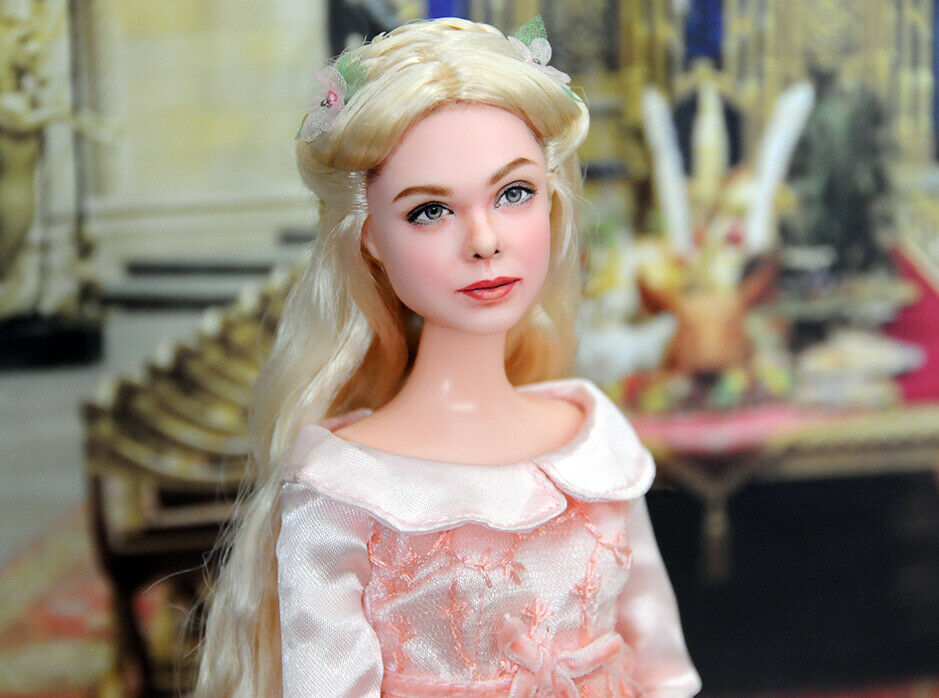Next up it's #Aurora #ElleFanning from Maleficent: Mistress of Evil on https://ebay.com/usr/ncruz_doll_art… (register and you'll be notified) for auction this #ooak #repaint by http://ncruz.com if you love Elle/Aurora then check this next auction out... #MaleficentMistressOfEvil